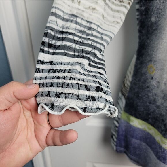 ANAC Designed By Kimi Hooded Top - Picture 5 of 11